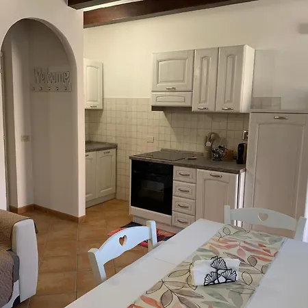 Cinque Novembre Apartment *