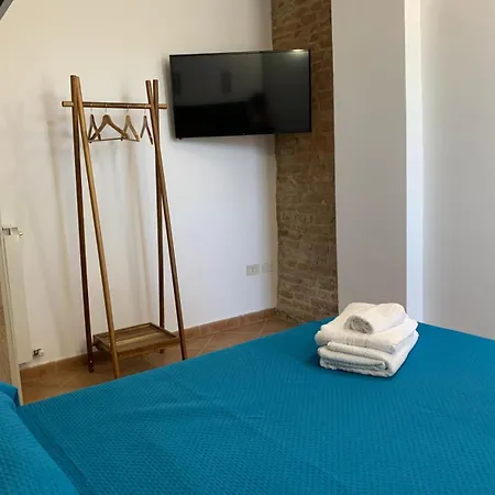 Cinque Novembre Apartamento *