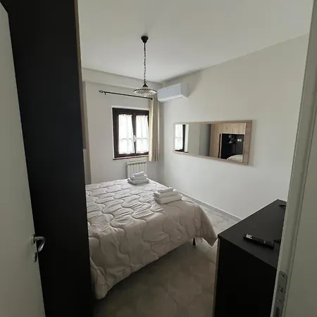 Cinque Novembre Apartamento *